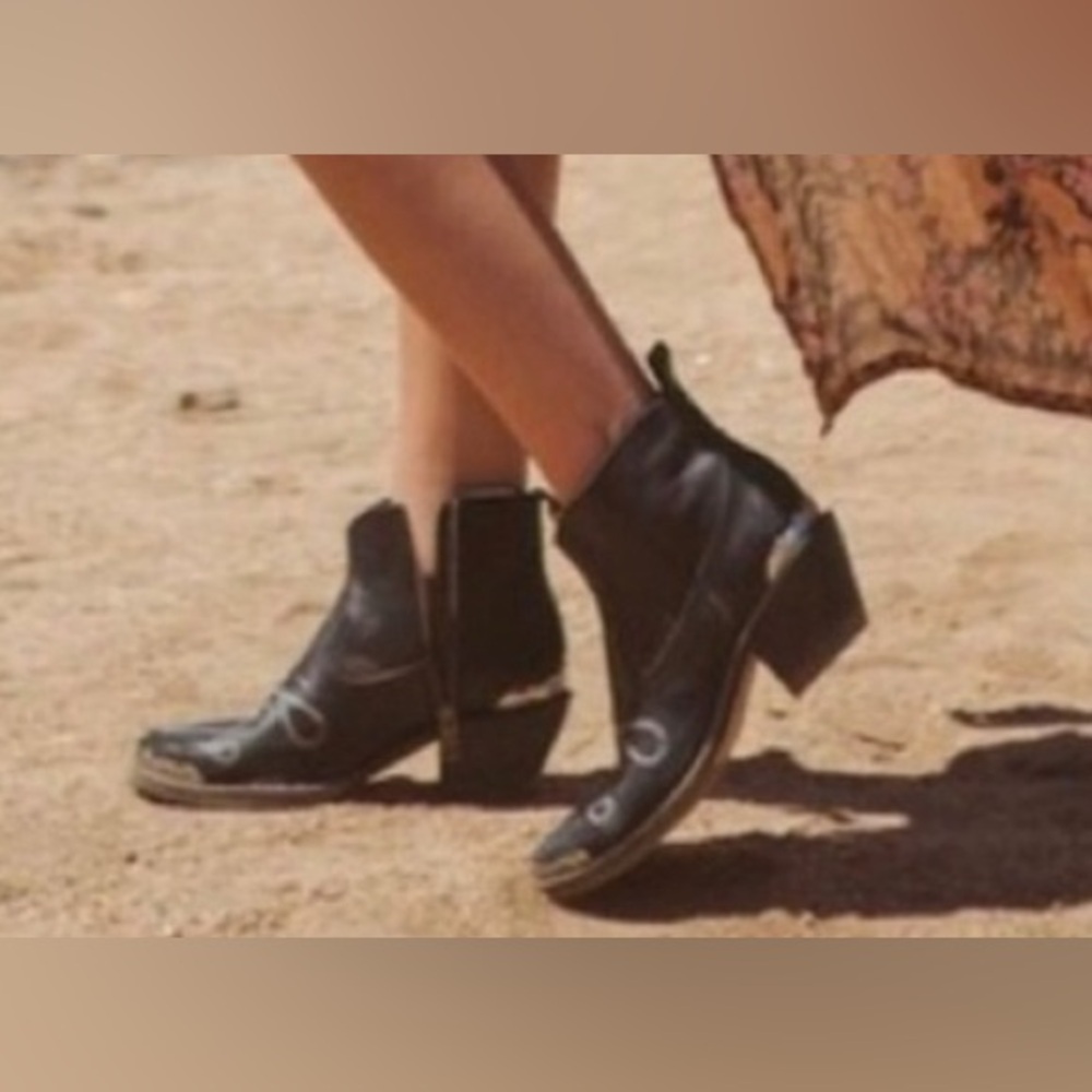 Spell cactus rose boots